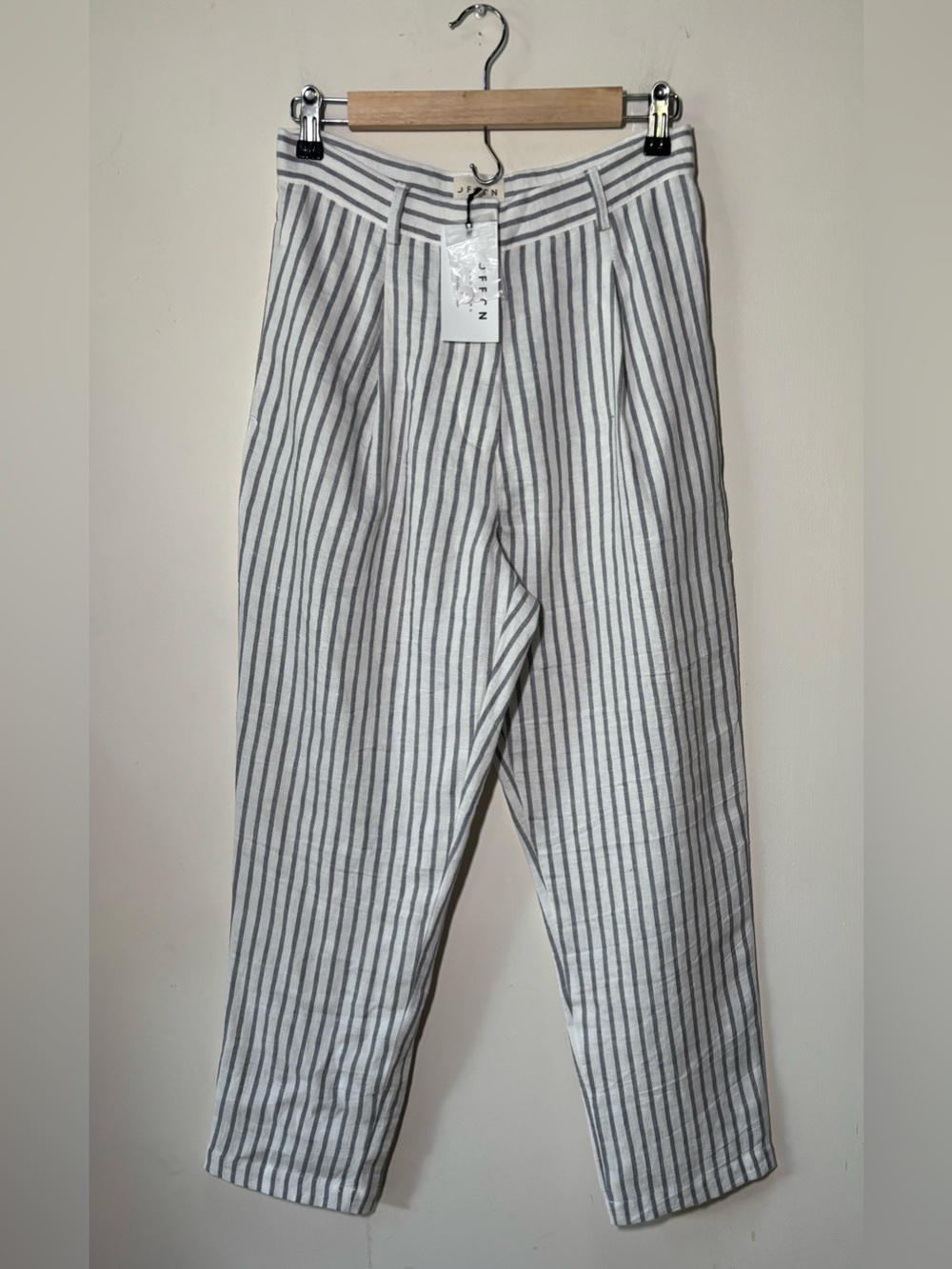 OFFON Classic Striped Cropped Linen Pants